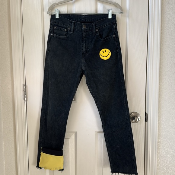 Levi’s straight Leg embroidered Yellow Smiley Preppy patch Raw hem Jeans sz 30 - Picture 1 of 10